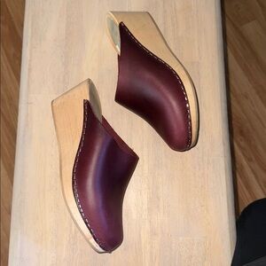 Nina Z Leather Wedge Clogs Size 40